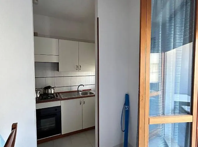 Pm 15 Via Liguria Guest House